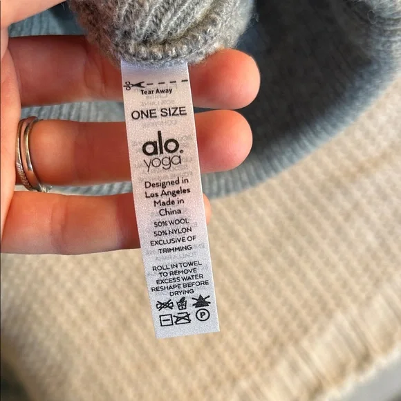 ALO Yoga Kids Light Gray Knit Hat - Picture 2 of 2